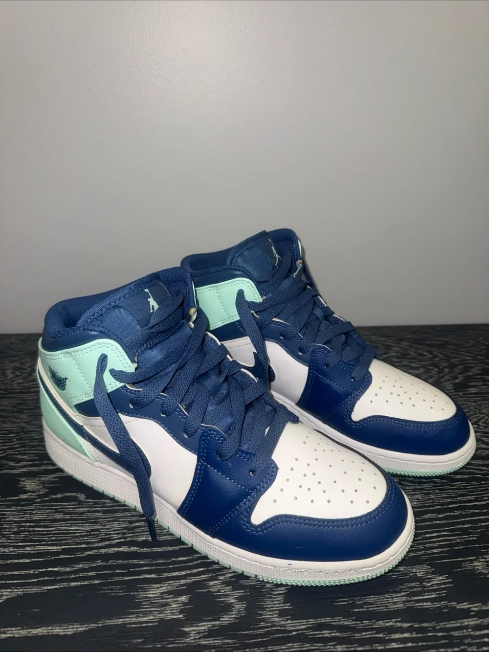 Nike Air Jordan 1 Mid Blue Mint Youth Size 7Y Basketball Sneakers Athletic Shoes